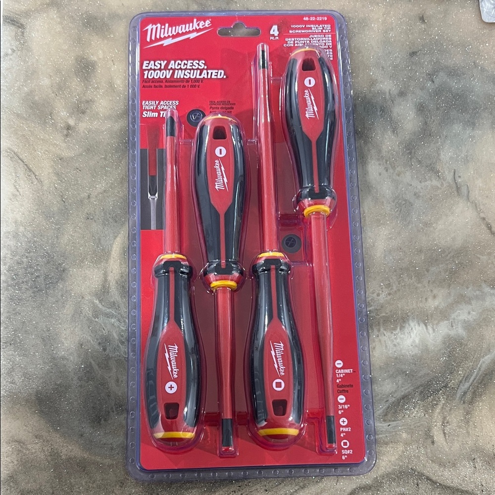 Milwaukee Red and Black Insulated Screwdriver Set